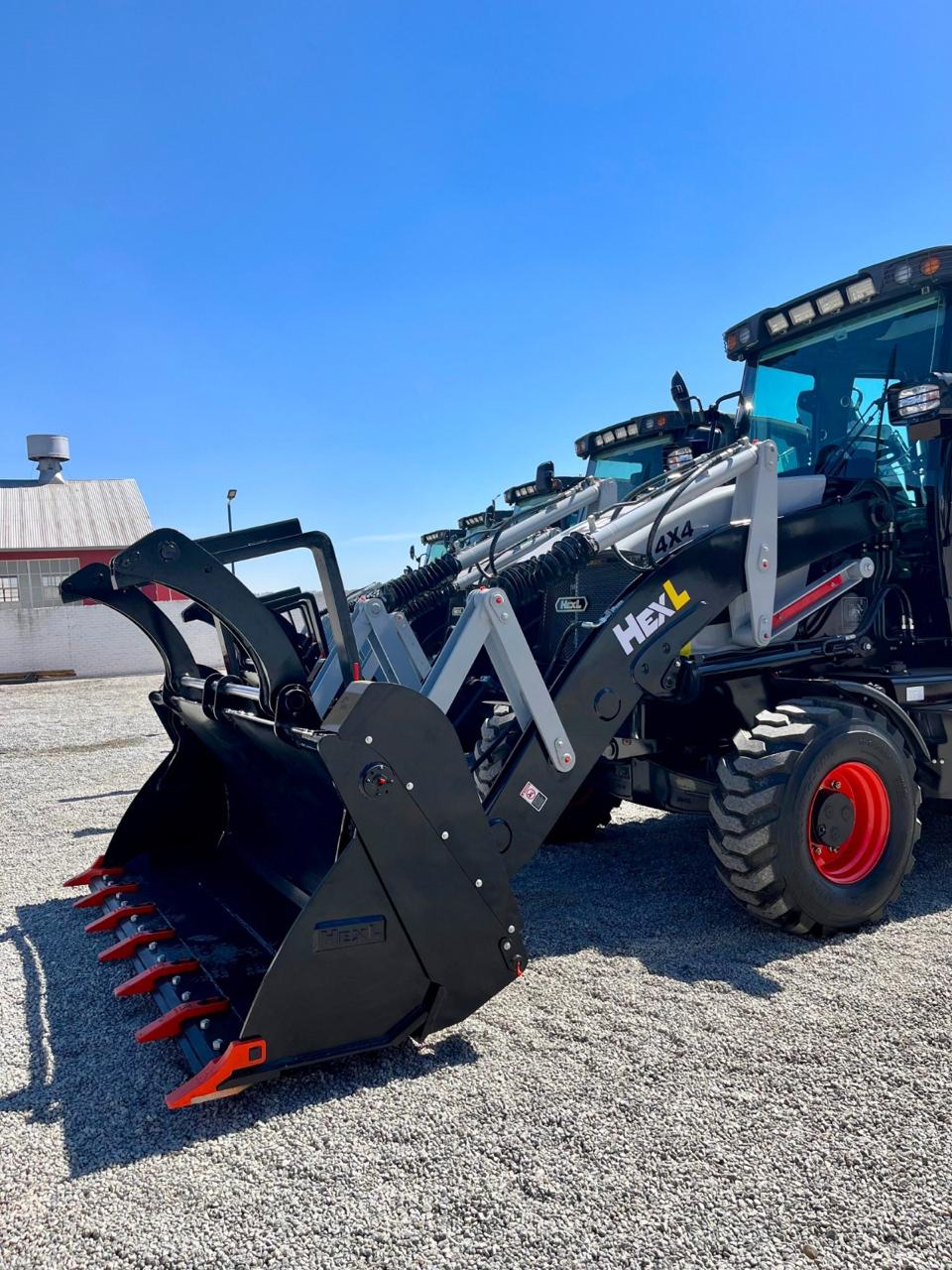 HEXL 420X loader bucket detail